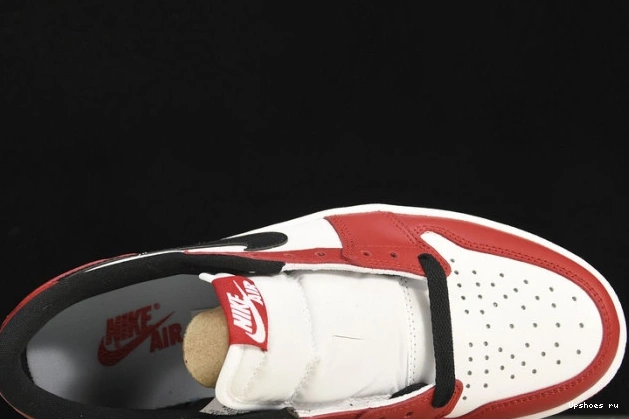    Low (2016) Jordan Chicago  705329-600 Retro 1 0501